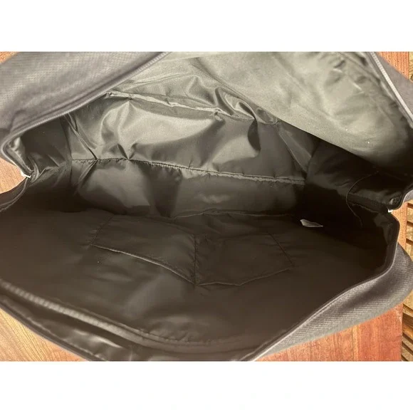 Victoria's Secret Rhinestone Diamante Shine Quilted Design Duffle New With Tags‎ - Picture 4 of 5